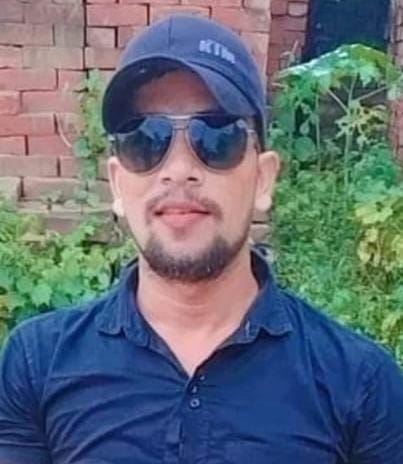 Youth consumed poisonous substance, died while being taken to hospital