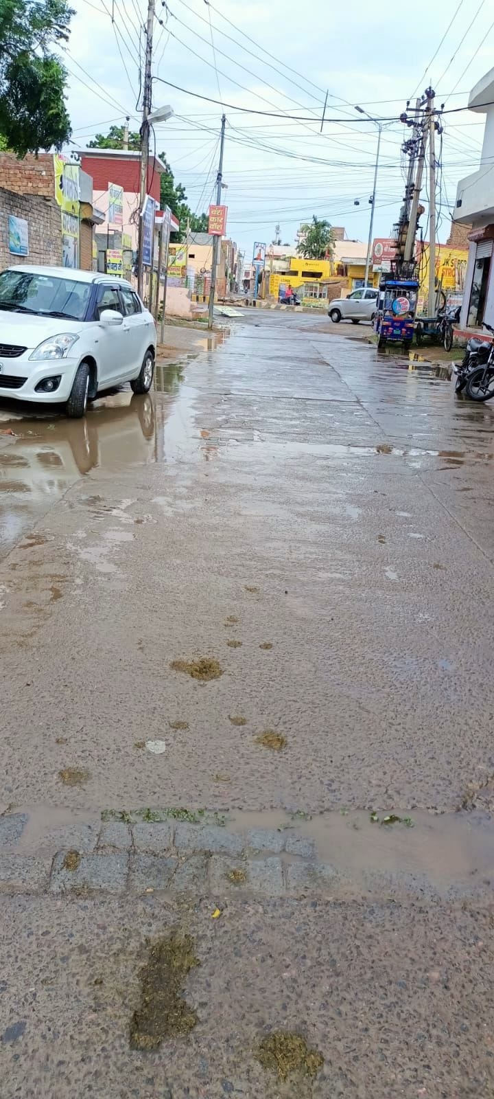 Drizzled rain in the city, relief from heat