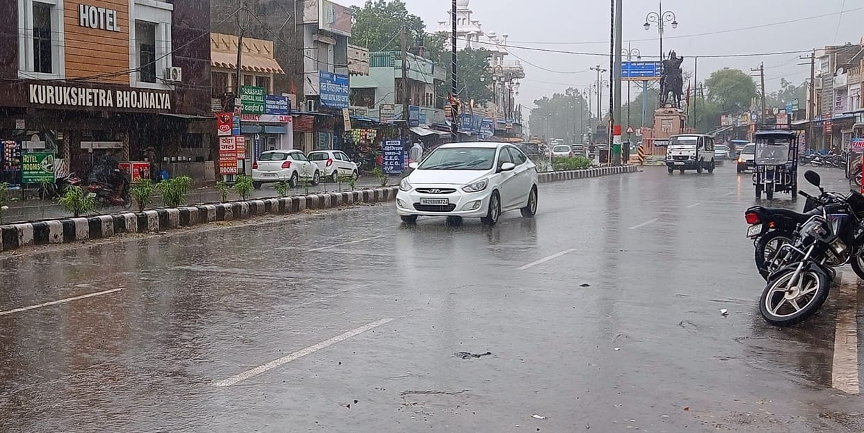 Clouds rained heavily in Dharmanagari, waterlogging at many places.