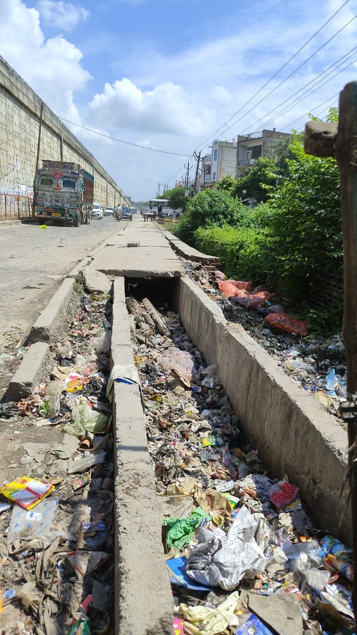 Only one machine for cleaning, diseases will spread