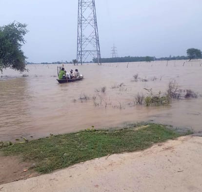 Water from roads to fields
