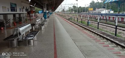 When the gauge changed, instead of increasing, the number of trains decreased.