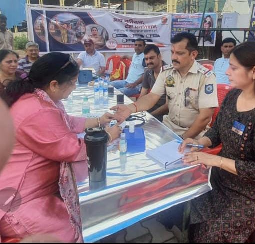 rotary sangini organised health chekup camp in kalaambh to drivers