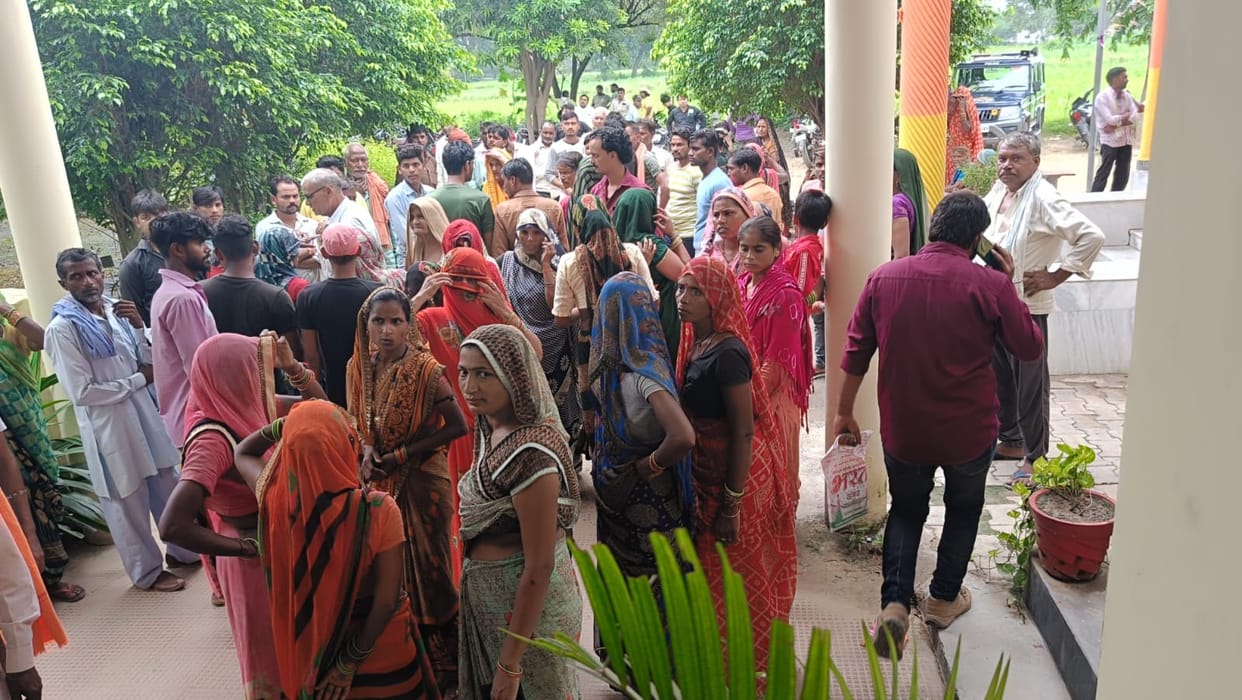 Villagers surrounded the police station