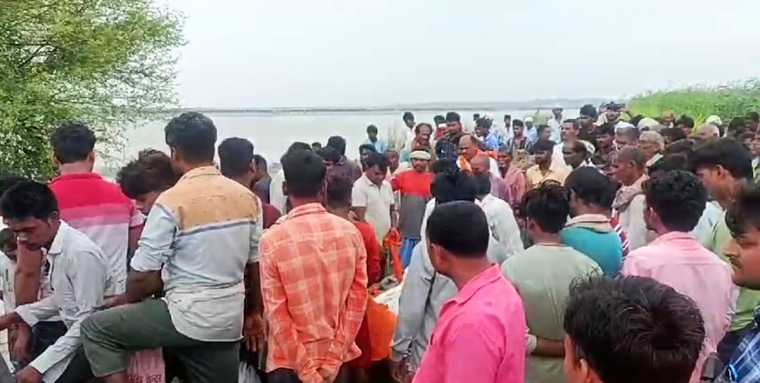 Amidst grief and anger, the last rites of father
