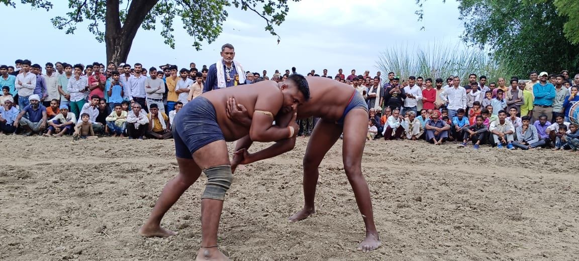 Wrestlers showed tricks in Dangal, final wrestling ended in a draw