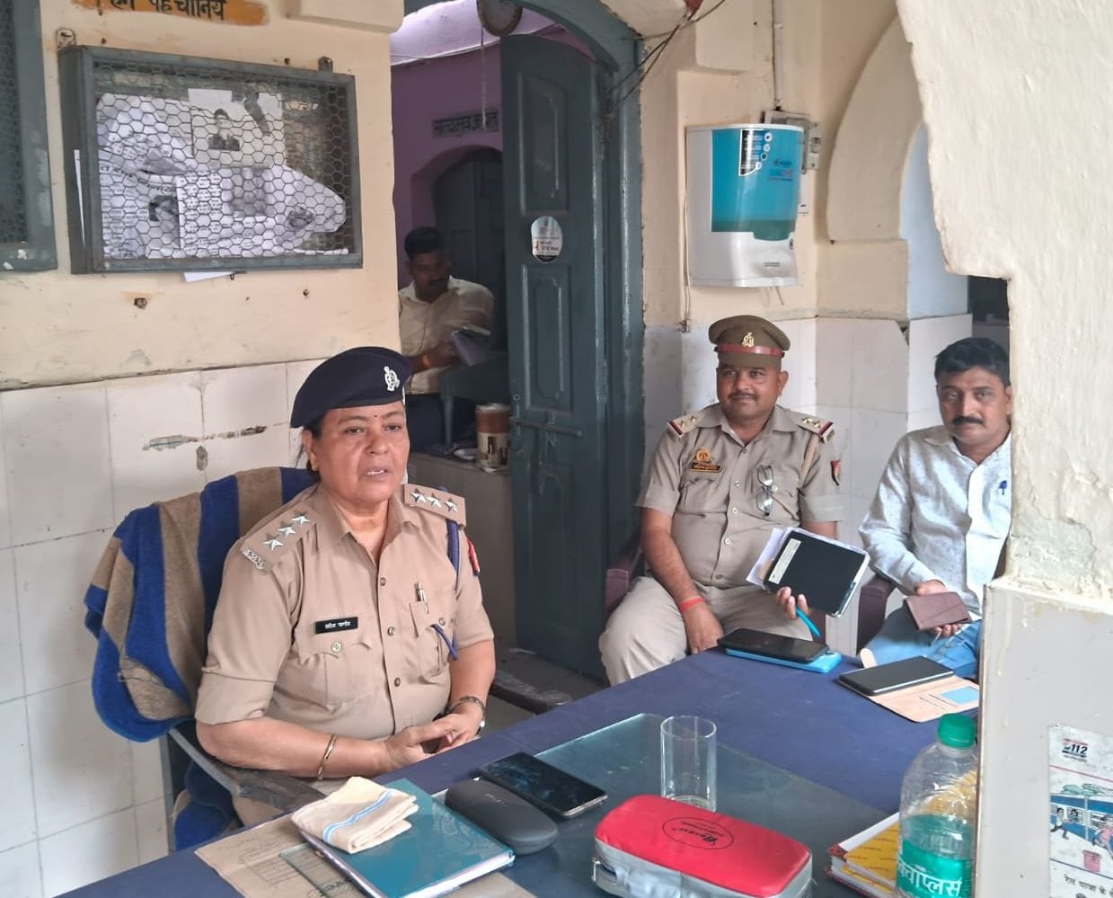 Search for two suspects carrying a reward of Rs 1 lakh with pitthu bag