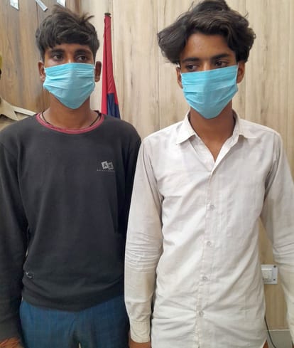 The young man was stabbed to death in protest against the robbery