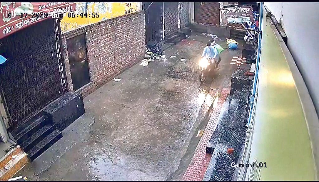 Thieves took away clothes worth lakhs and cash worth Rs 10,000 from a shop a few steps away from the police station.