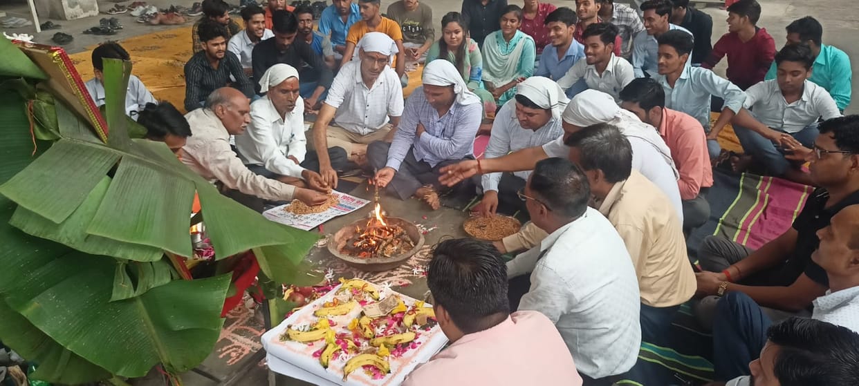 Celebrated Vishwakarma's birth anniversary by worshiping havan and machines.