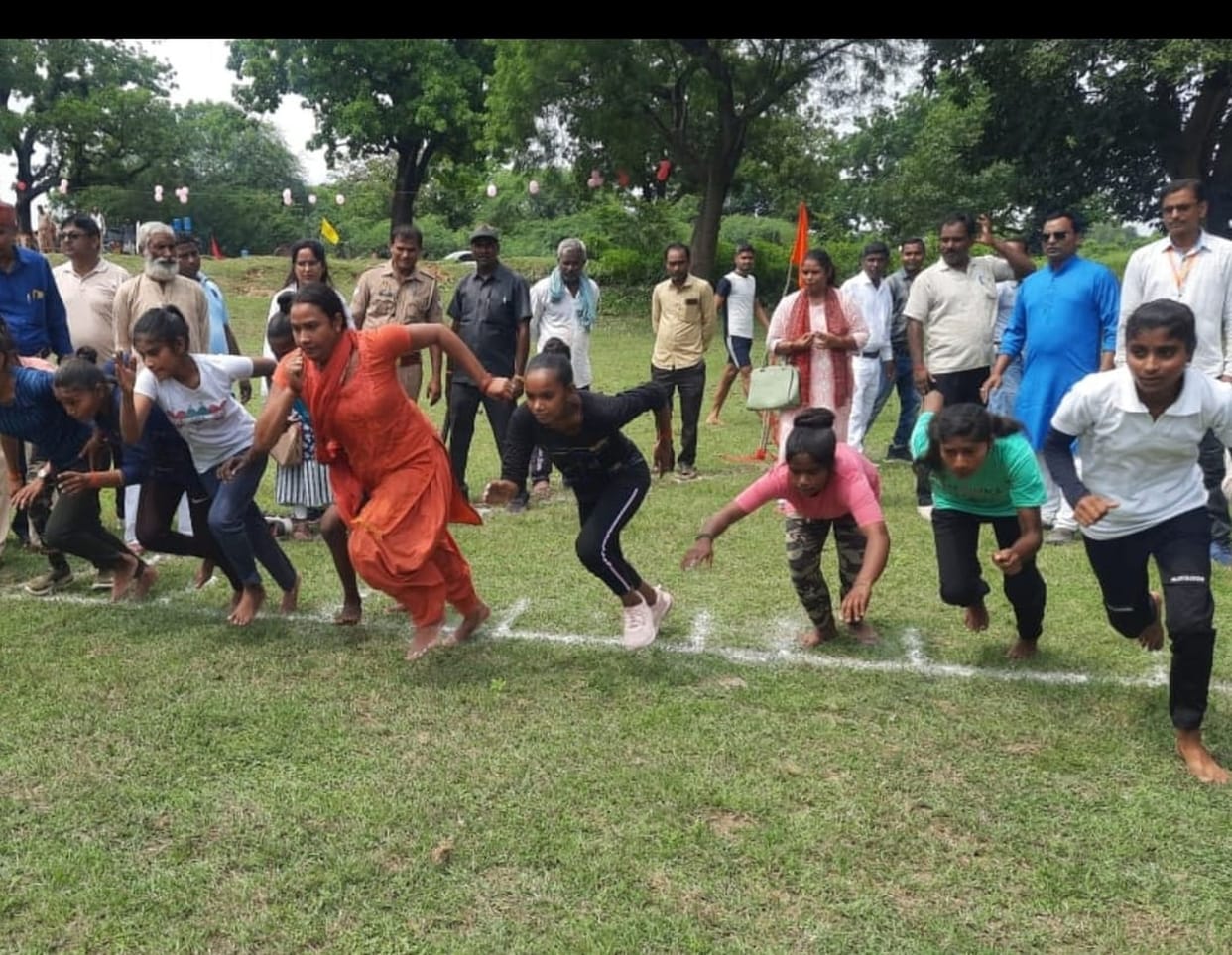 Princi in 200m, 800
Priyanshu tops in meter race