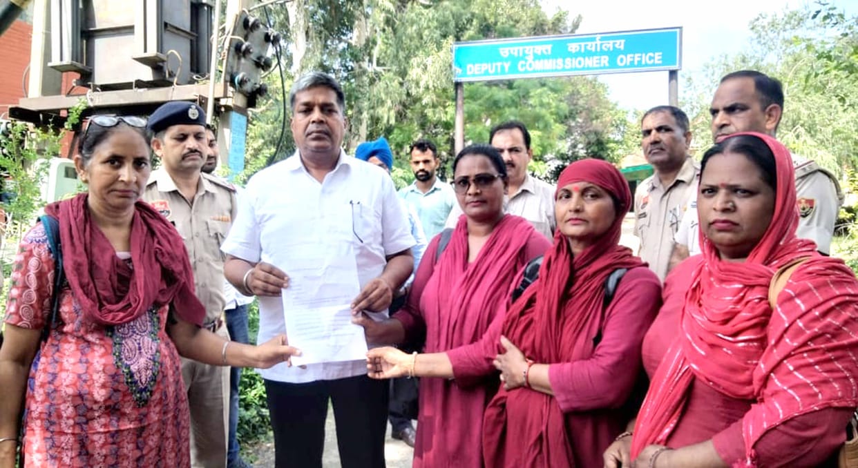 Angry Ashas clashed in DC office