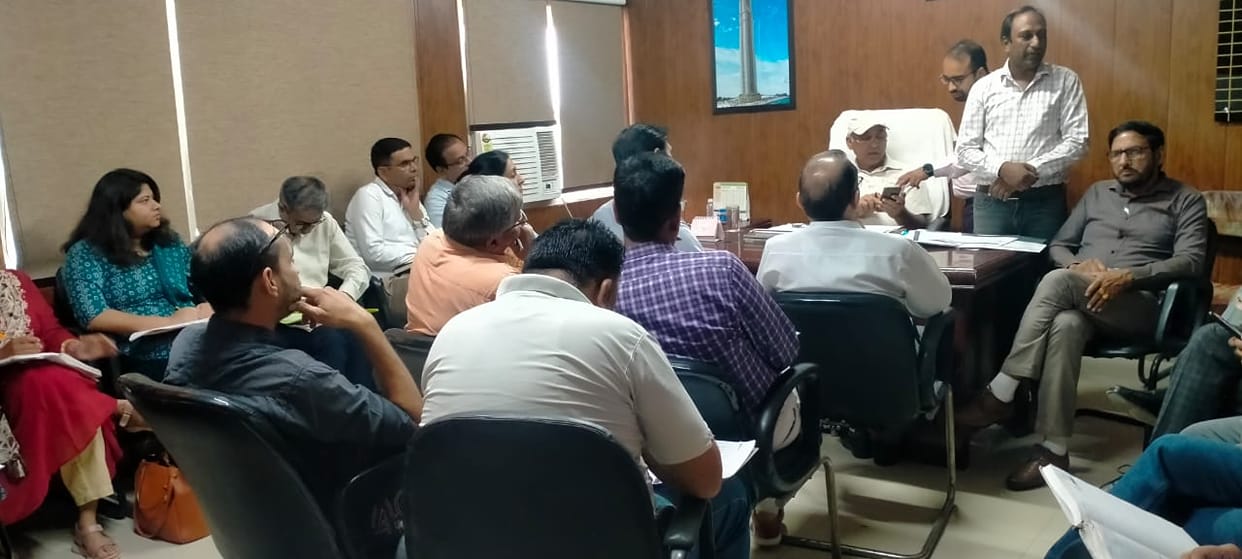 SPIU examined the arrangements of schools of Raniyan section, talked to students