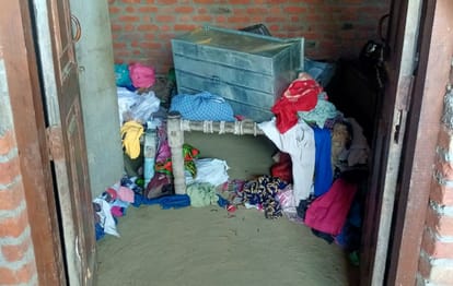 Theft and looting of five houses in Zarifnagar, two injured