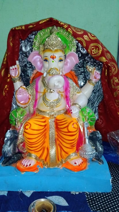 Today Vighnaharta will sit in the pandals, procession will take place