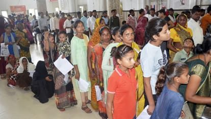 Crowd of fever patients even in OPD of Medical College