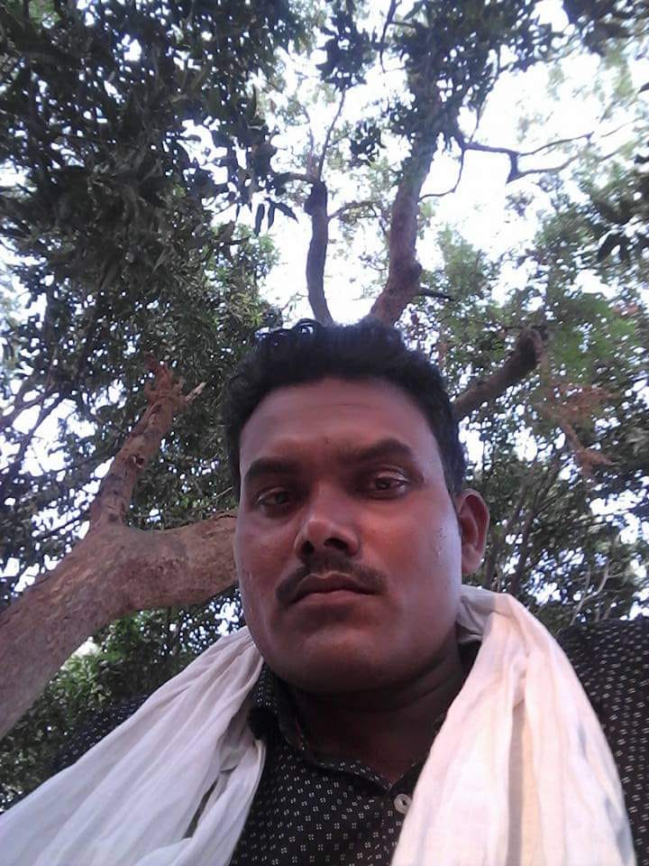 Bike riding youth dies in road accident
