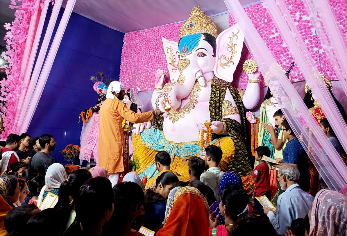 The chants of Ganpati Bappa Moriya echoed in the atmosphere.