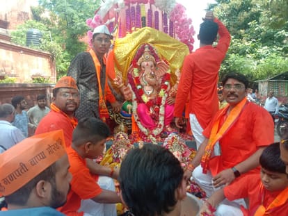 Festival started with chanting of Ganpati Bappa Morya