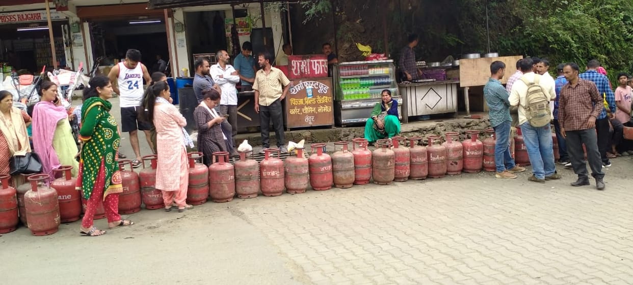 lpg shortage in sirmaur people facing problem