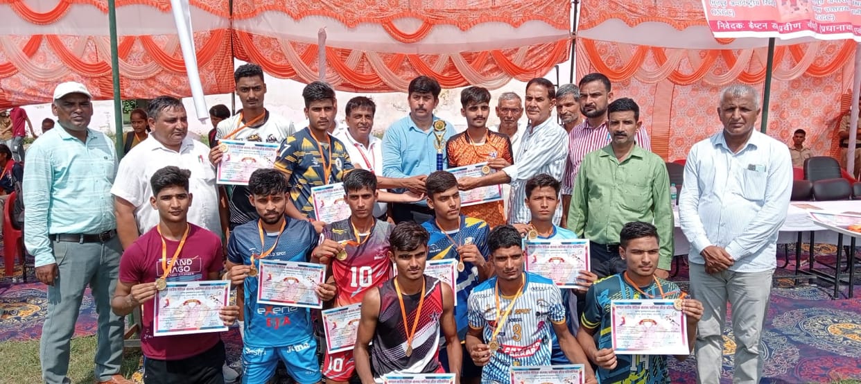 Muzaffarnagar defeated Shamli in volleyball