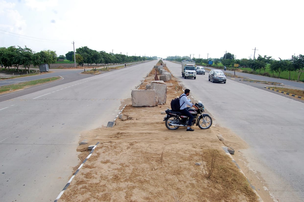 Illegal cuts made on National Highway, danger of accidents