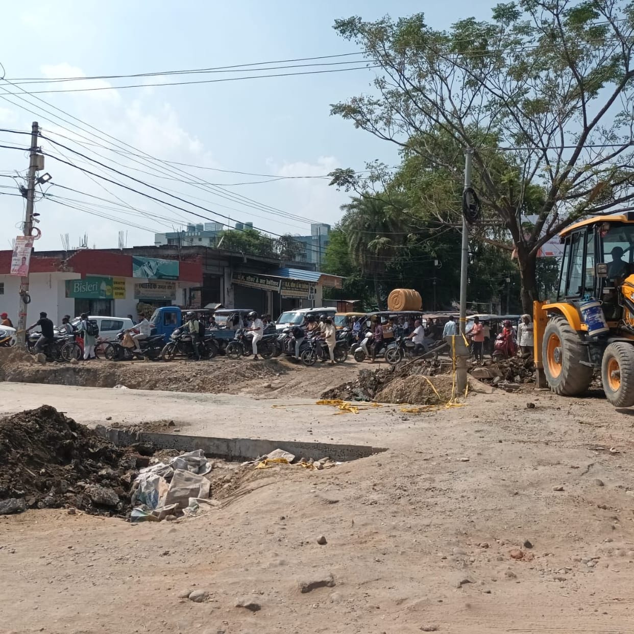 Traffic jam in kundeshwari road kashipur