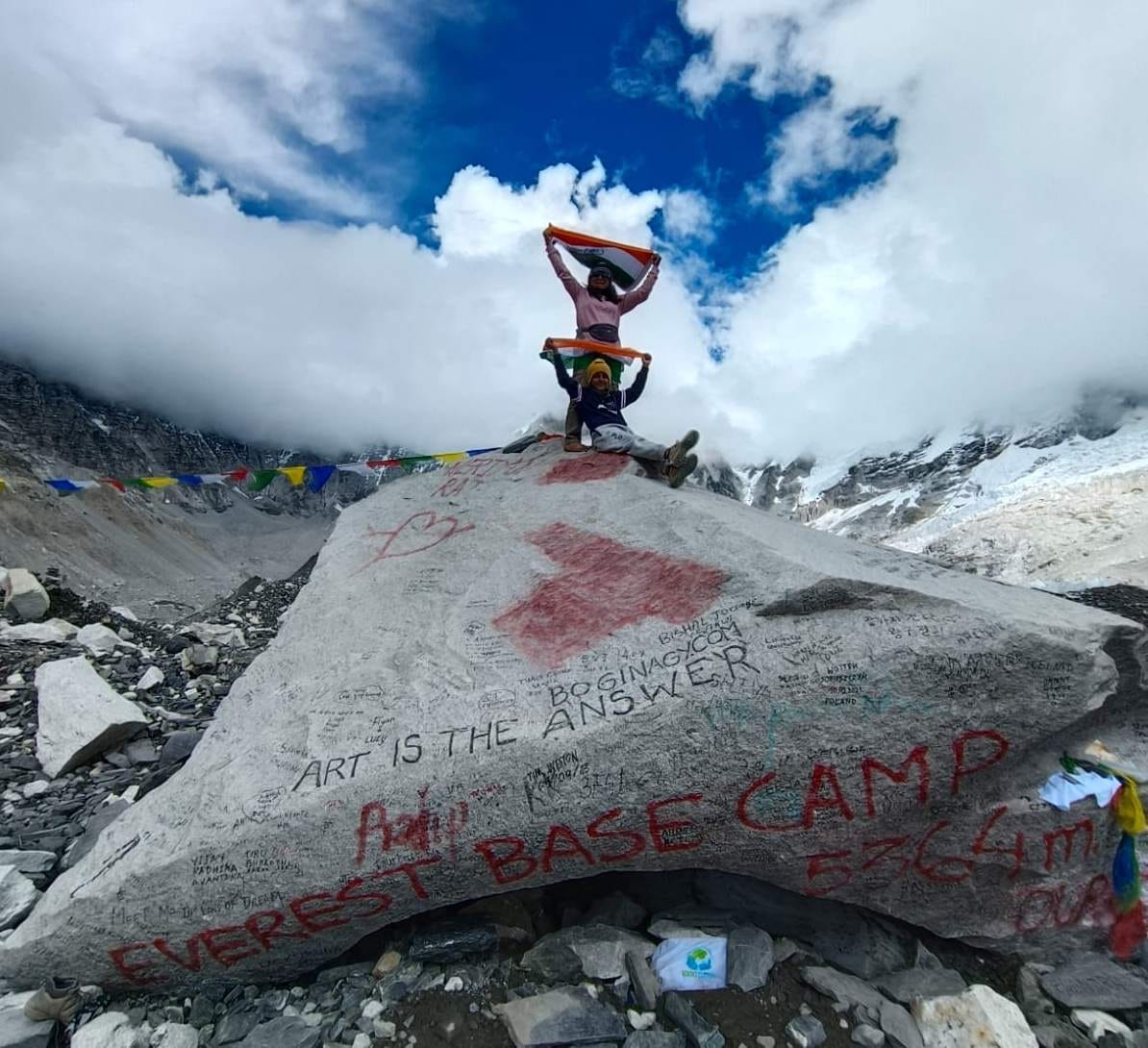 Aaradhya reached Mount Everest base camp with her mother.