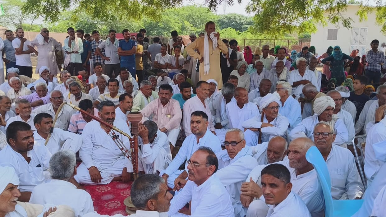 Villagers' protest at site number one of Rakhigarhi continues for the third day