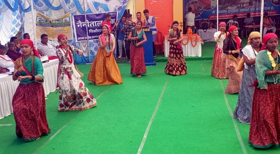 Adi Kailash pilgrims did Dandiya in Mostamanu