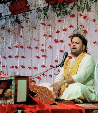 All troubles go away by chanting Ram's name: Achal Shastri