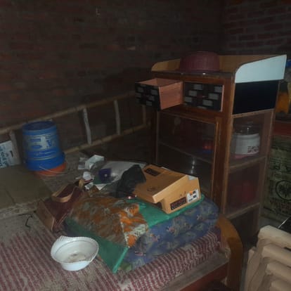 Cash and jewelery stolen from two houses