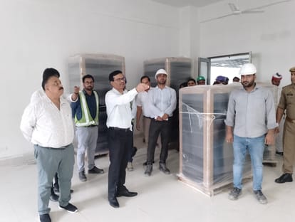 DM said- complete the construction of the building by employing more laborers