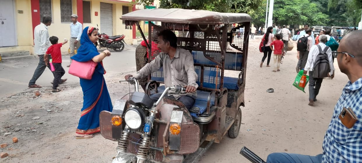 Now e-rickshaws will run only on color code and prescribed routes