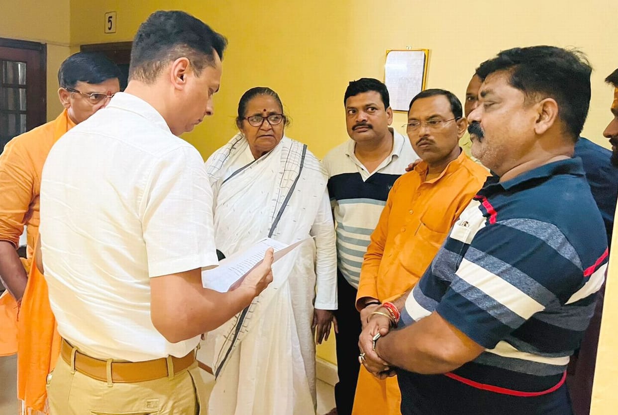 Anger among traders against SDM, met the minister in charge, demanded action
