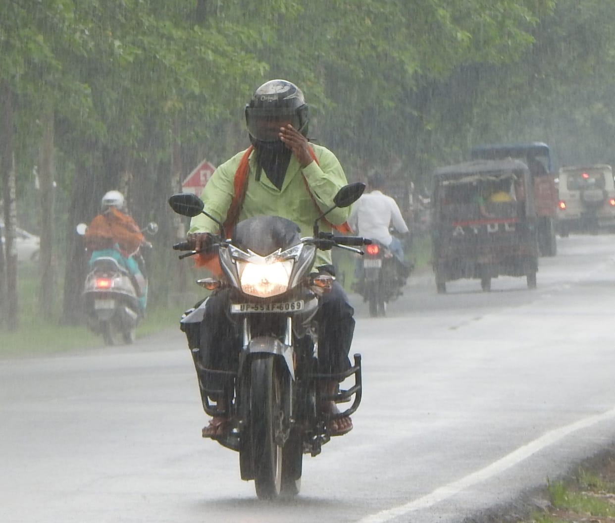 Clouds remained, pleasant weather with drizzle