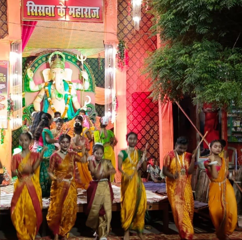 People were mesmerized by watching Dandiya dance in Ganesh Mahotsav