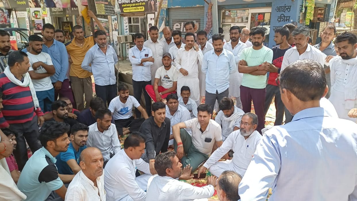 Villagers staged a protest regarding the bad condition of the road
