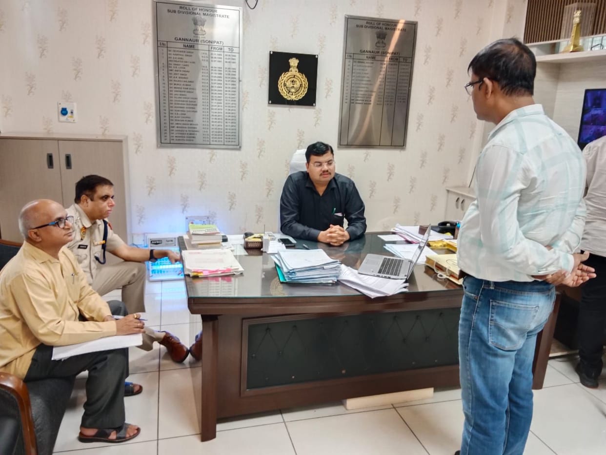 Toll plaza officer arrived with incomplete records, SDM scolded