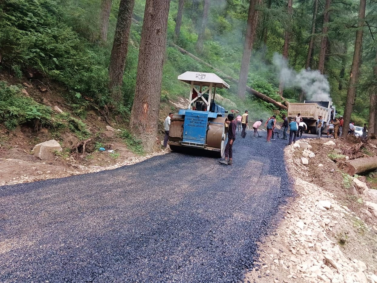 Department busy in repairing roads before Dussehra festival