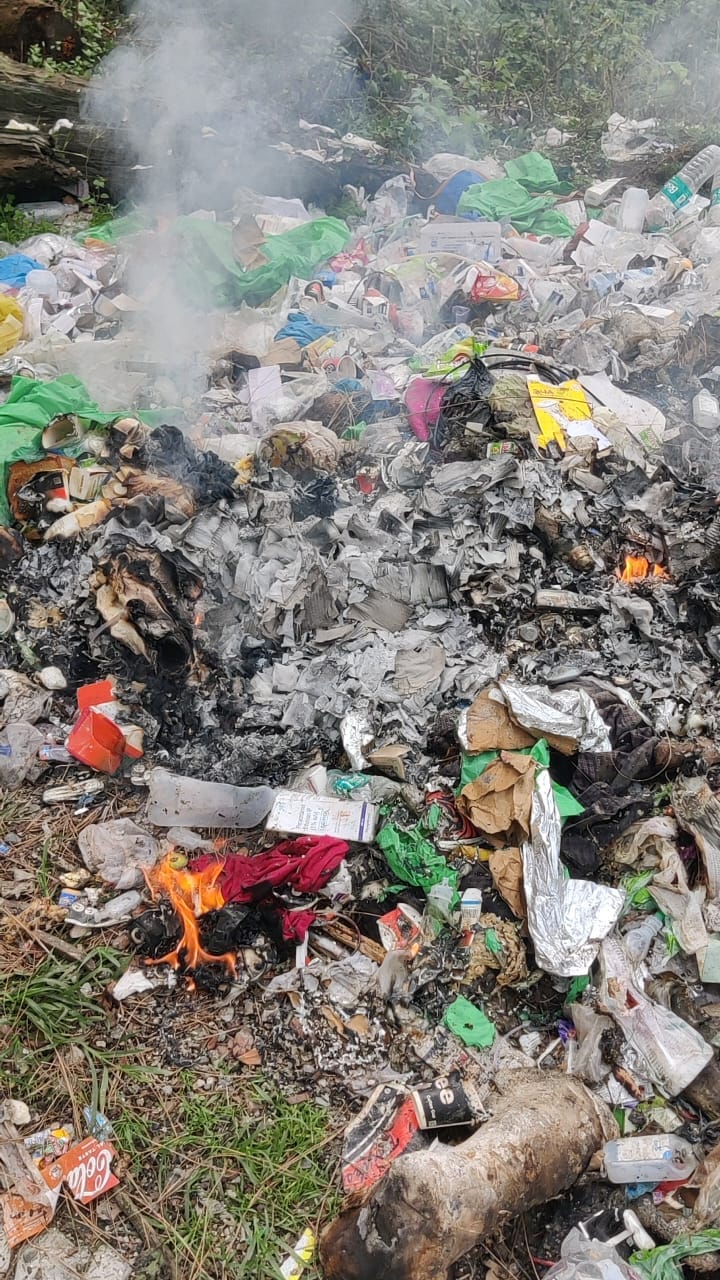 Biomedical waste burning in open in Ranikhet hospital