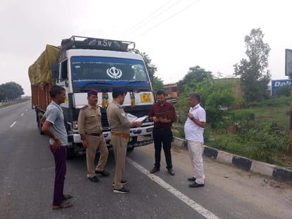 Challan issued against nine school vans and one bus for not having permits