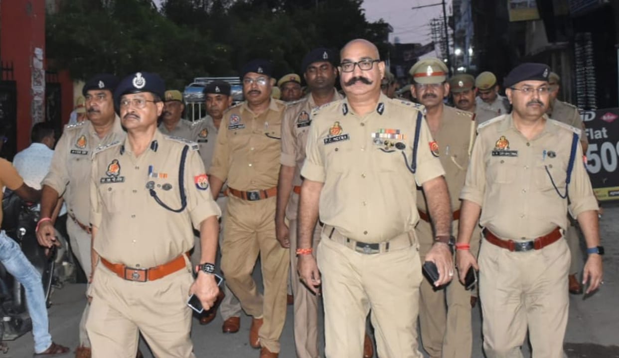 ADG's foot march with officers before the festival