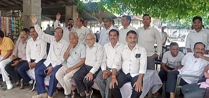 Demonstration of lawyers demanding connection of 105 villages with Jalalabad