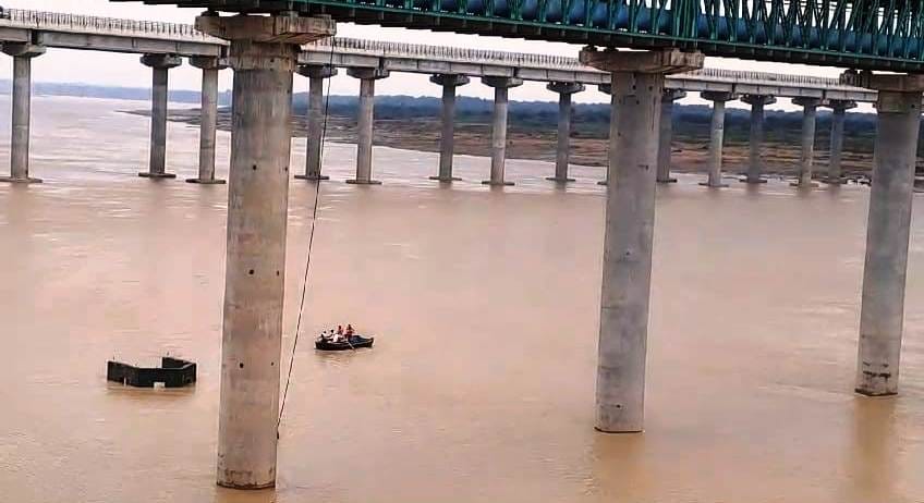6 youths were swept away in the strong current of Chambal river, three saved