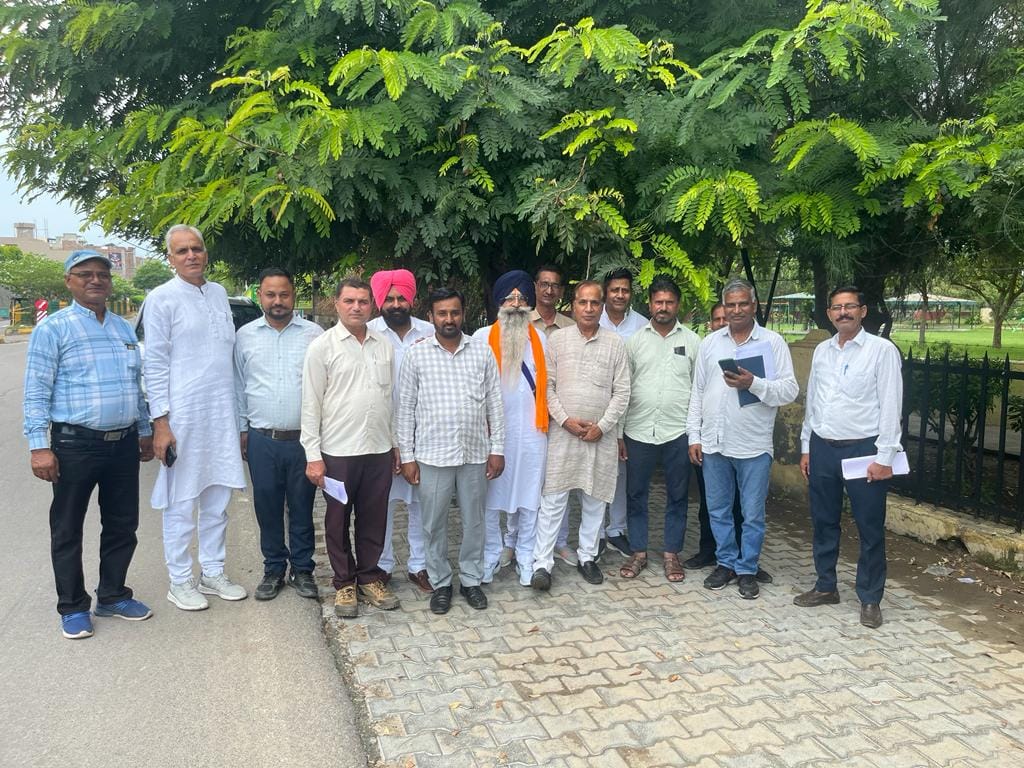 Strike of electricity employees postponed, will go to Chandigarh for talks with Electricity Minister