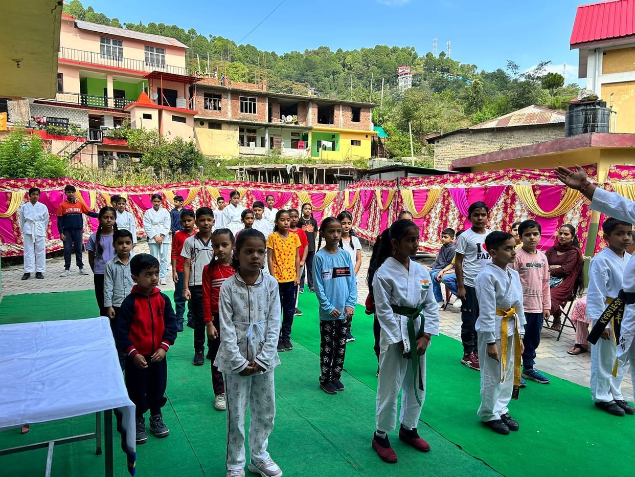 Children learned the tricks of Kata and Kumite in Bathri
