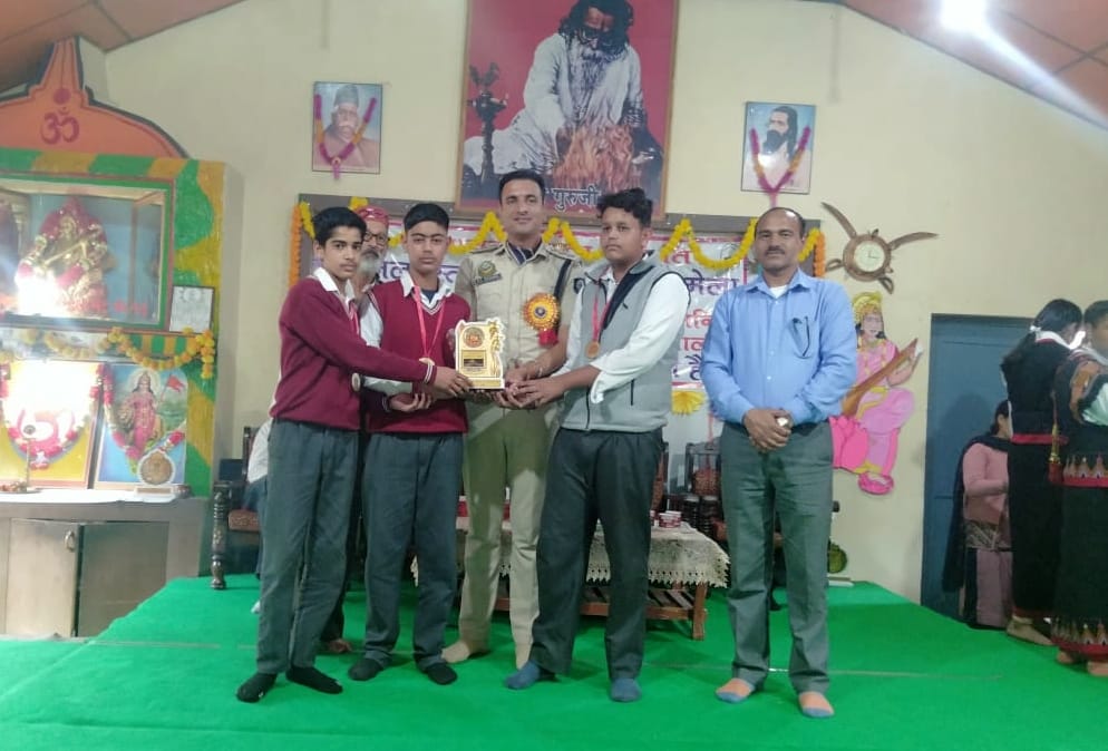 Saraswati Vidya Mandir Manali gets the title of best school