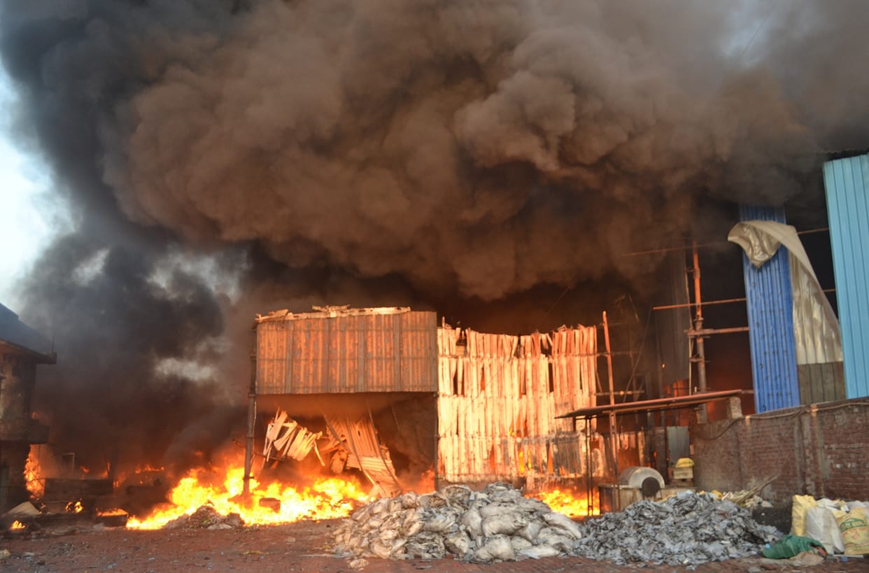 Factory fire, six injured