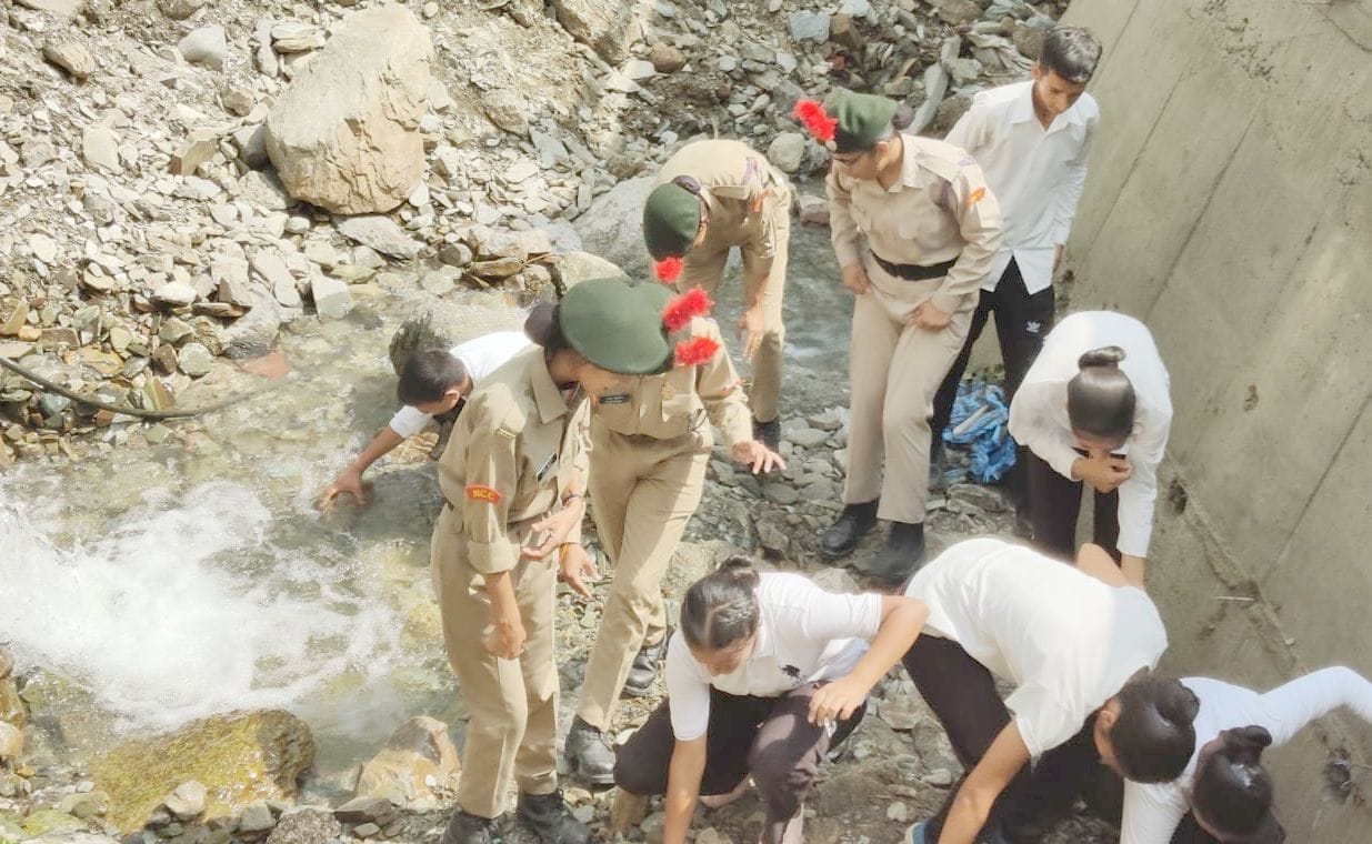 NSS cadets did cleanliness on World River Day